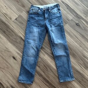 Stylish Blue Cropped Jeans
